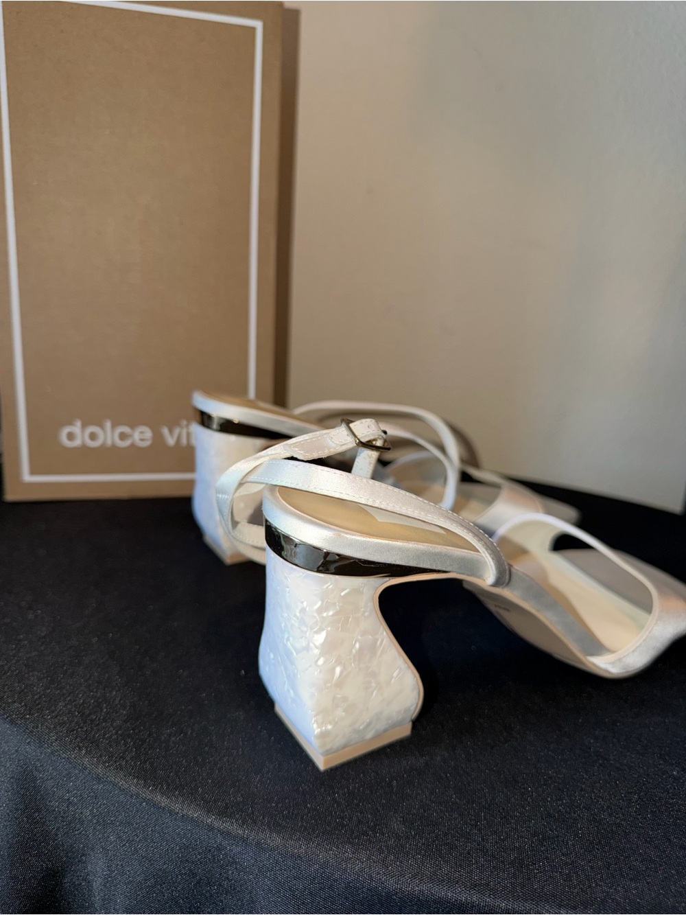 Dolce Vita ❤️🔥 “TILDA” Pearl inlay block heels